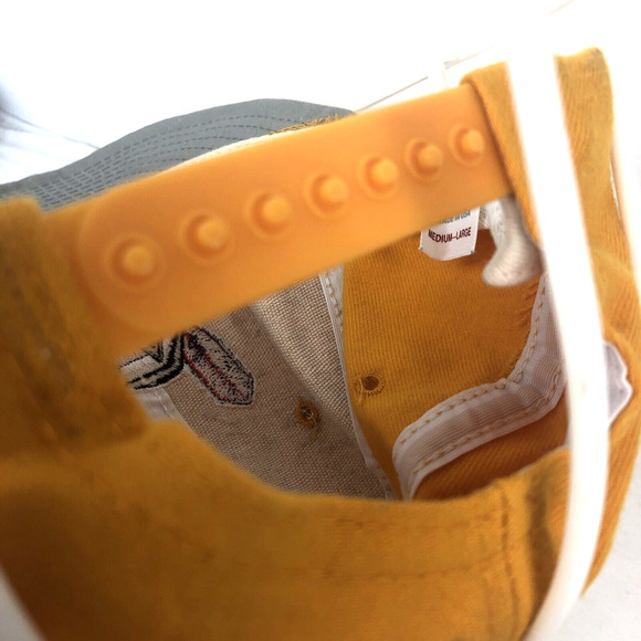 RARE Vintage Cleveland Indians Yellow Snapback Hat Chief Wahoo New Era Med/Lg - Picture 9 of 10